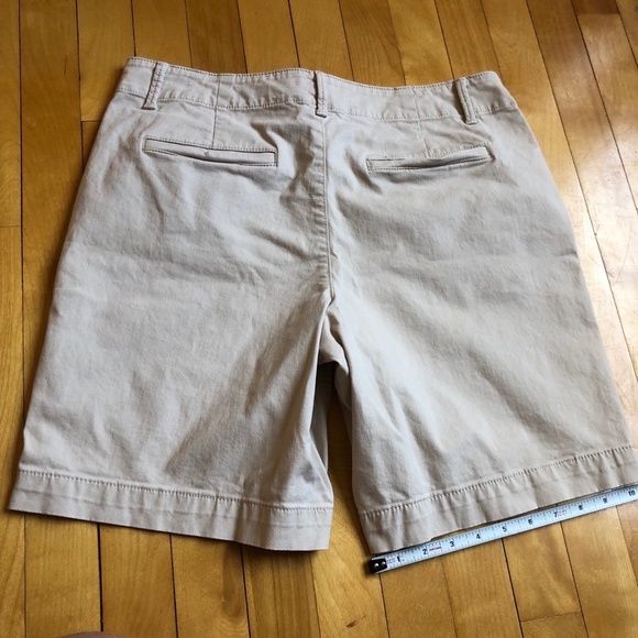 LOFT The Monroe Bermuda Short Women’s Size 8 Classic Light Khakis Minimalist - Picture 16 of 16